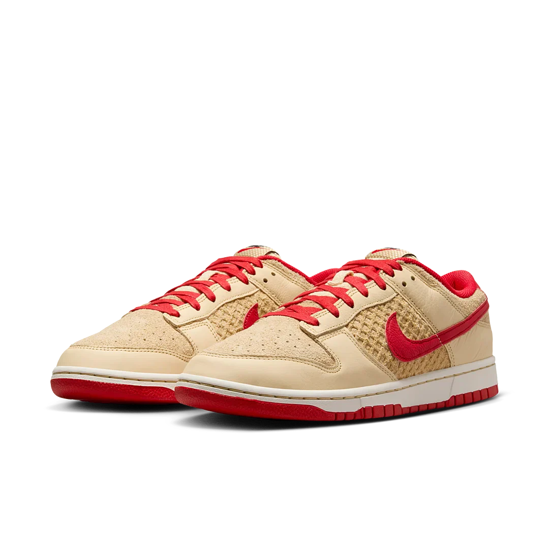 Nike Dunk Low Retro SE Strawberry Waffle