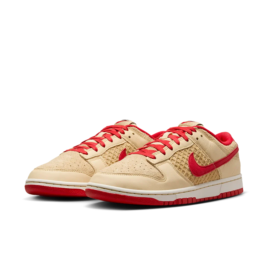 Nike Dunk Low Retro SE Strawberry Waffle