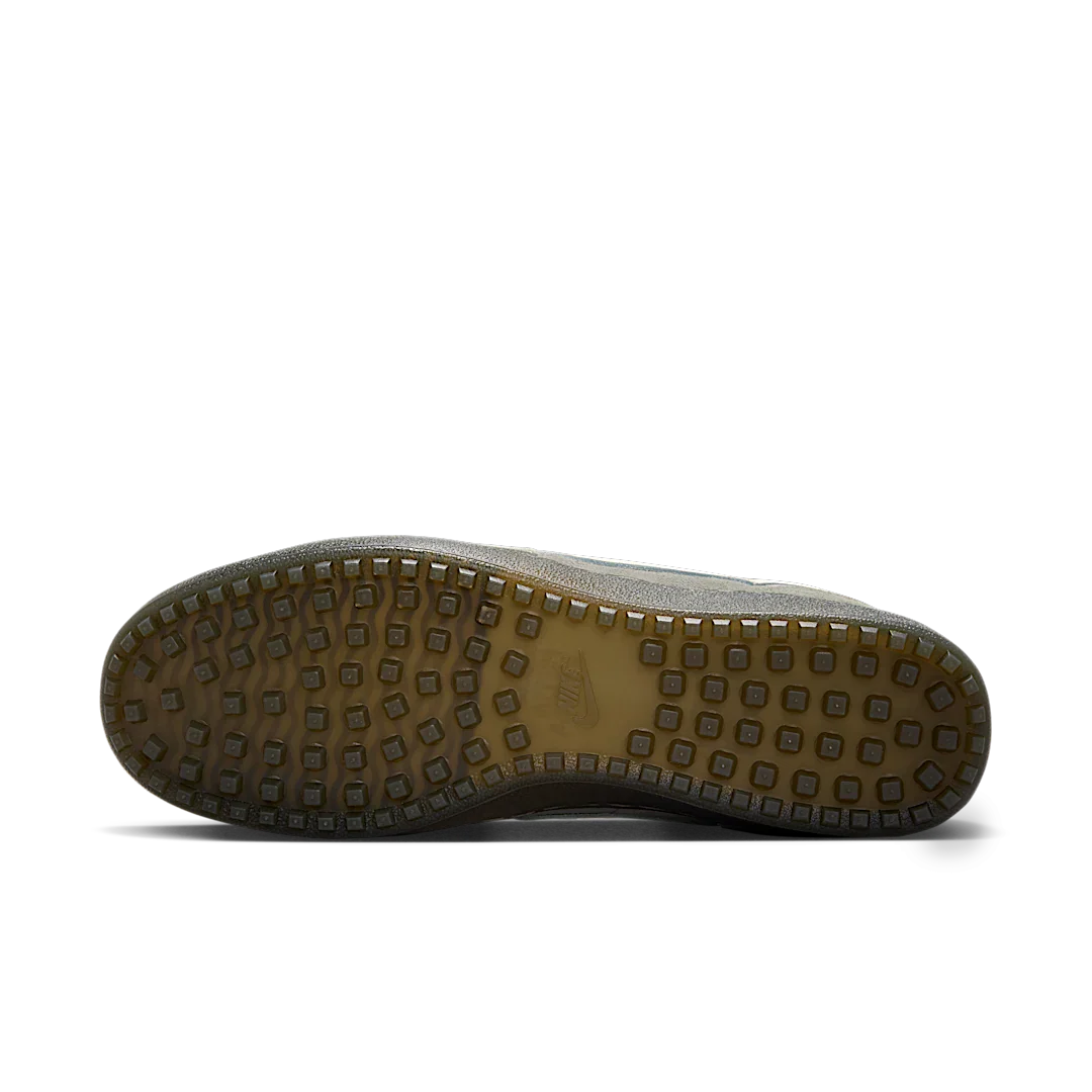 Nike Field General Light Army Natural