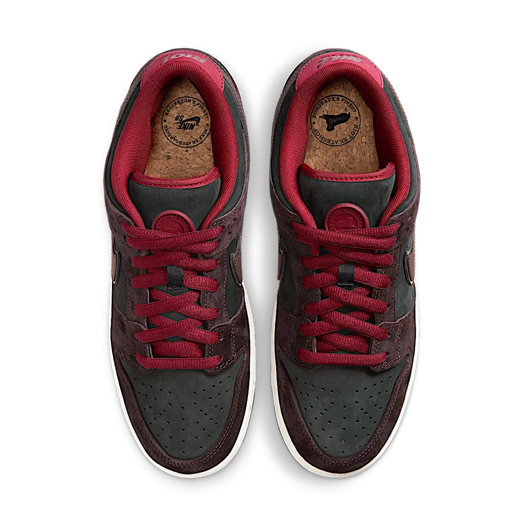 Nike SB Dunk Low Riot Skateshop