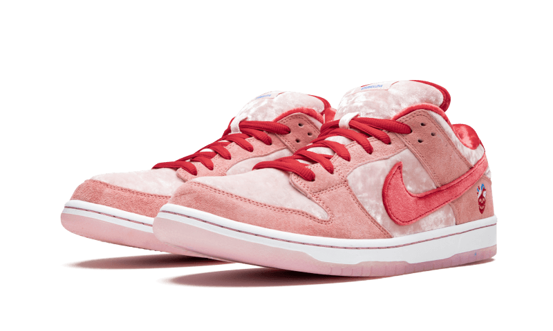 Nike SB Dunk Low StrangeLove Skateboards (Special Box)