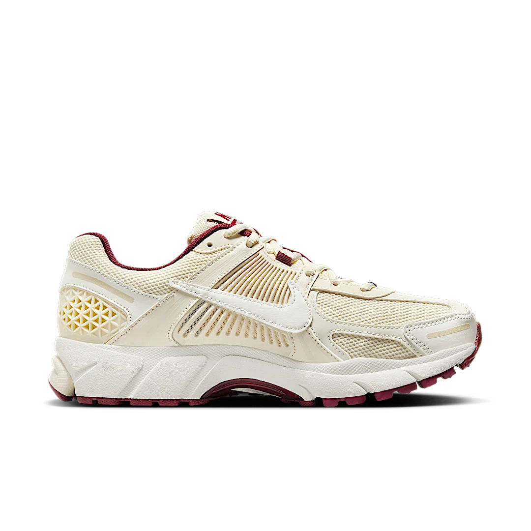 Nike Zoom Vomero 5 Valentine's Day