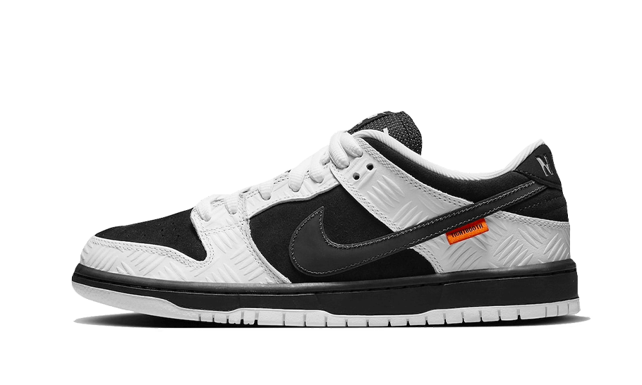 SB Dunk Low TIGHTBOOTH