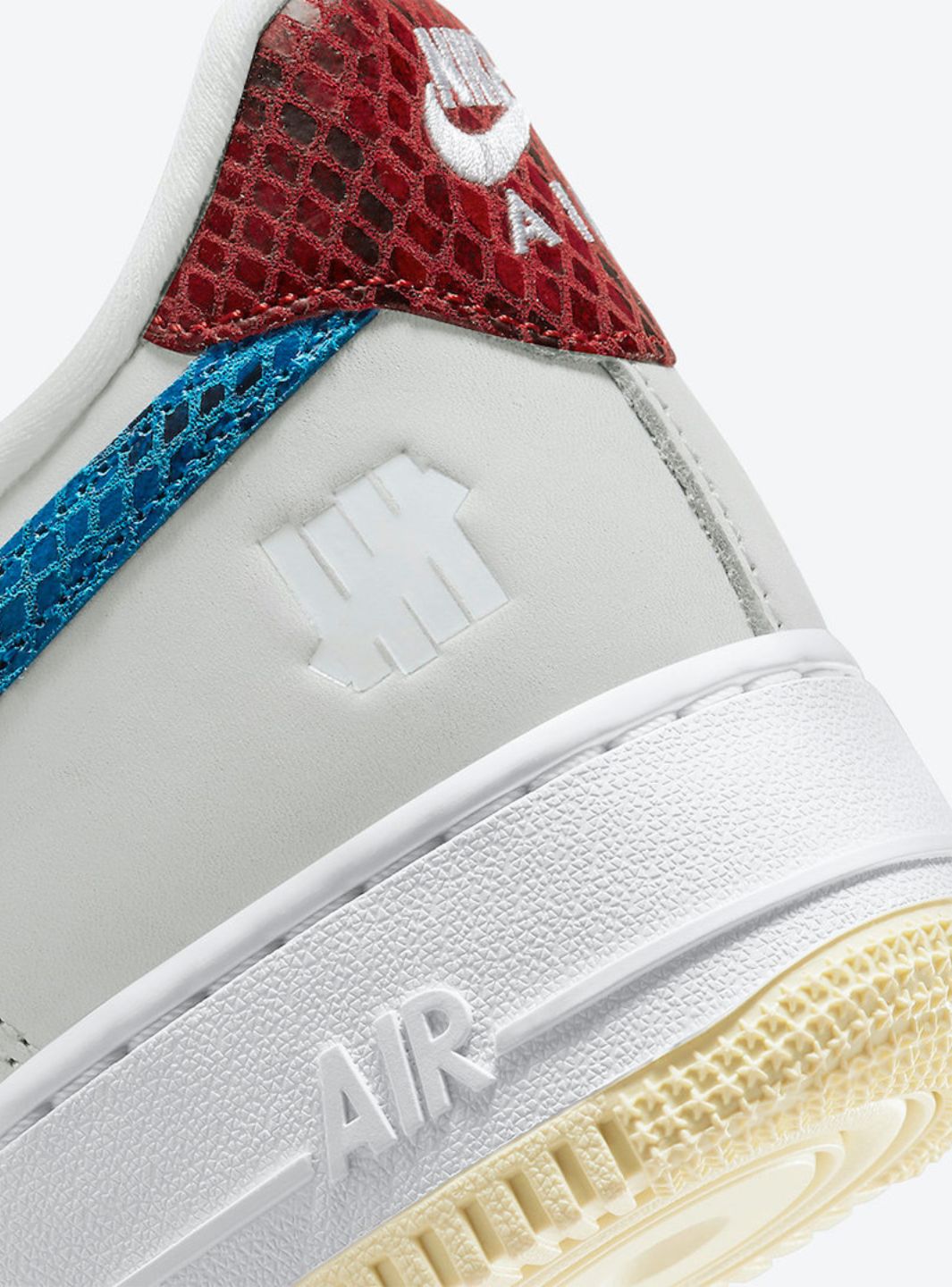 Nike Air Force 1 Low SP Undefeated 5 On It Dunk vs. AF1