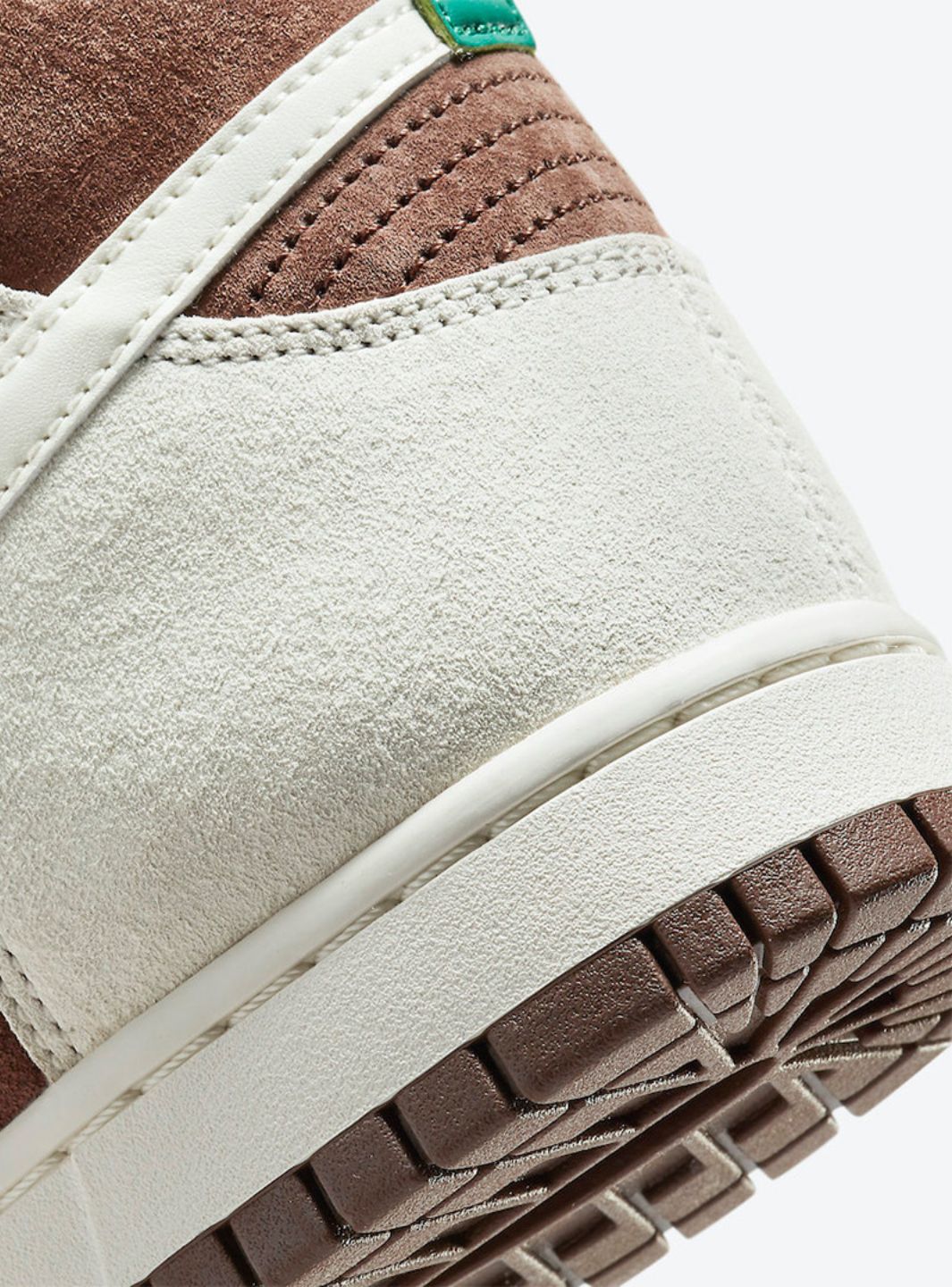 Nike Dunk High Light Chocolate