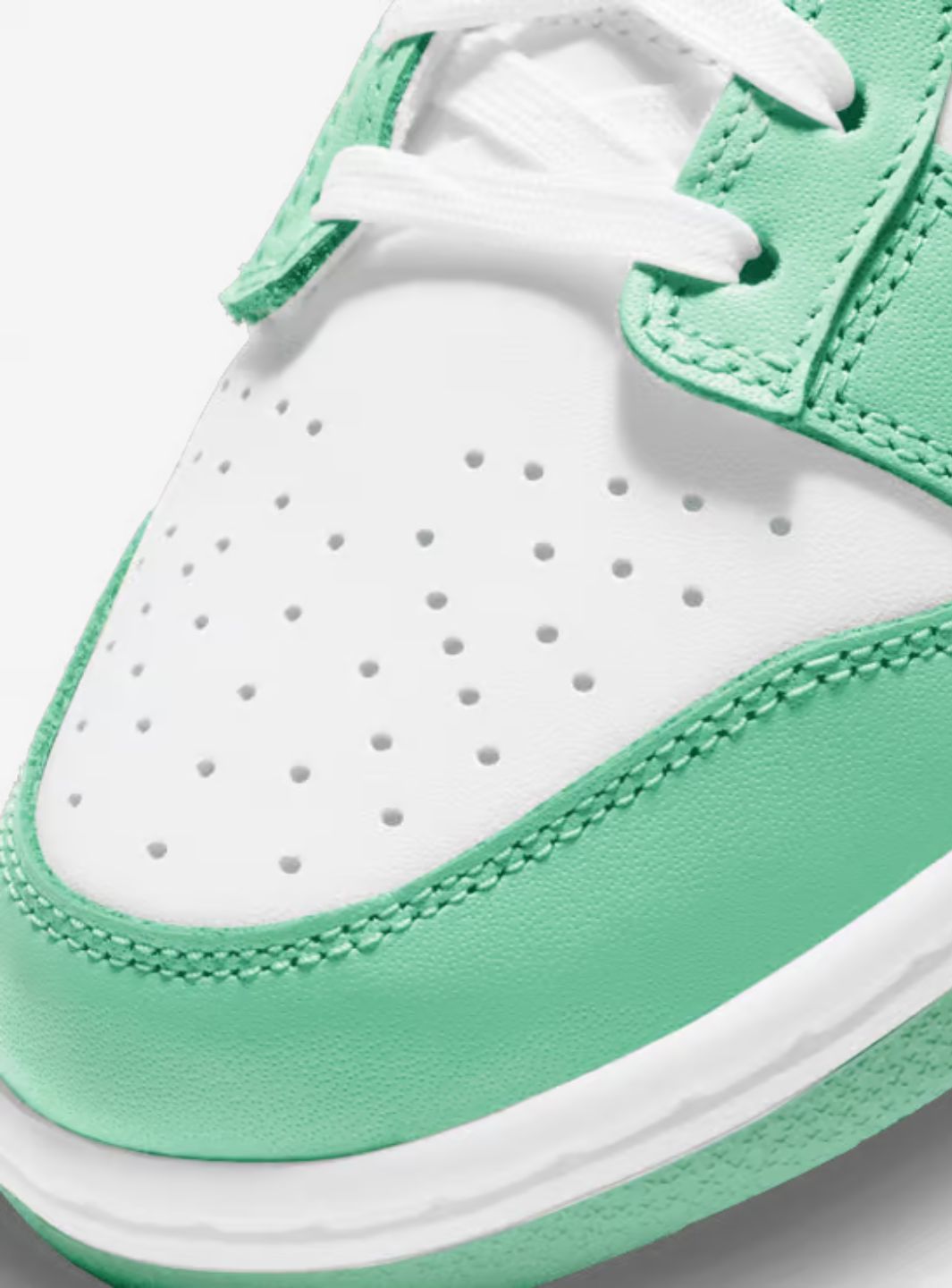 Nike Dunk Low Green Glow (W)