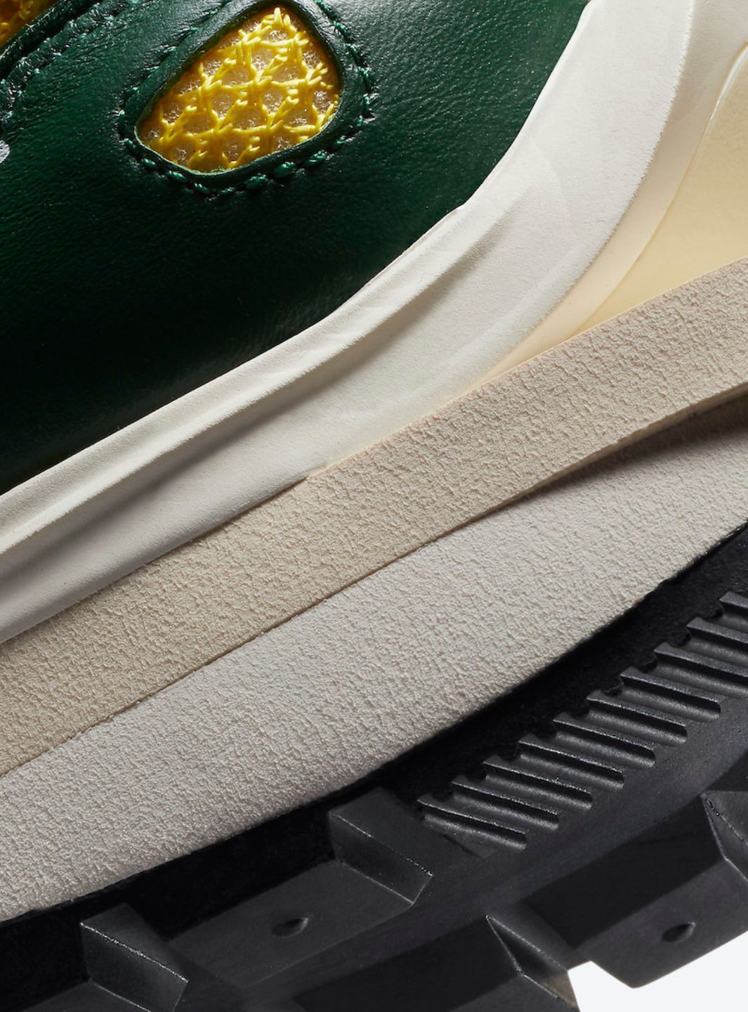 Nike Vaporwaffle Sacai Tour Yellow Stadium Green