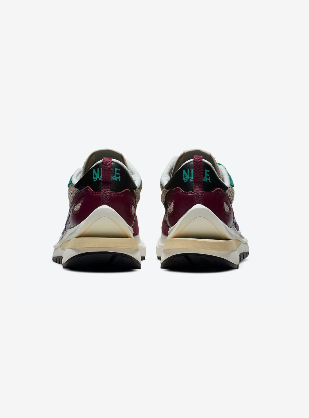 Nike Vaporwaffle Sacai Villain Red Neptune Green