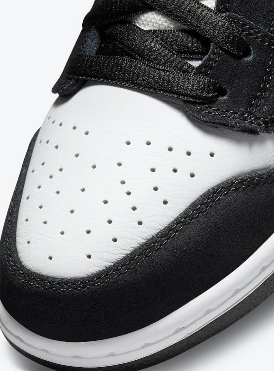 Nike SB Dunk High TV Signal