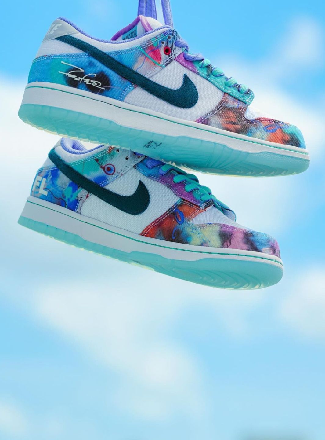 Nike SB Dunk Low Futura Laboratories Bleached Aqua