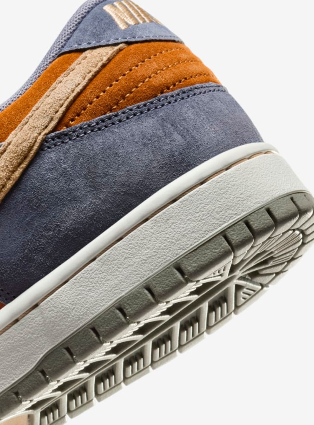 Nike SB Dunk Low Light Carbon Monarch