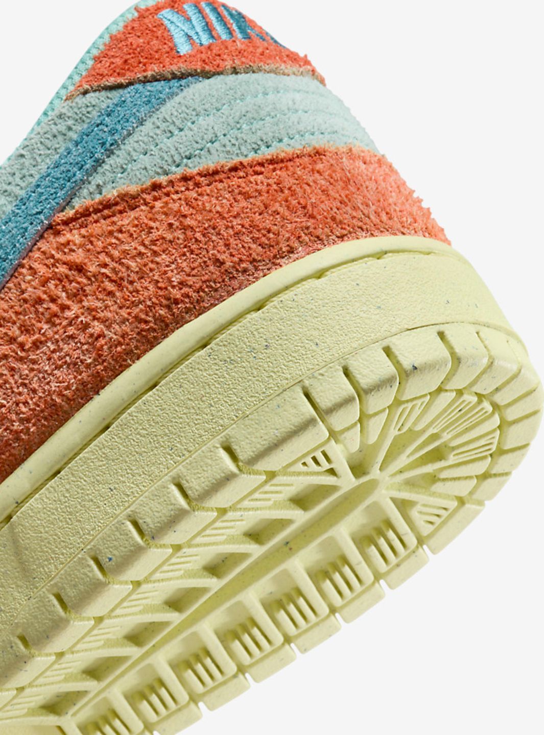 Nike SB Dunk Low Orange Emerald Rise