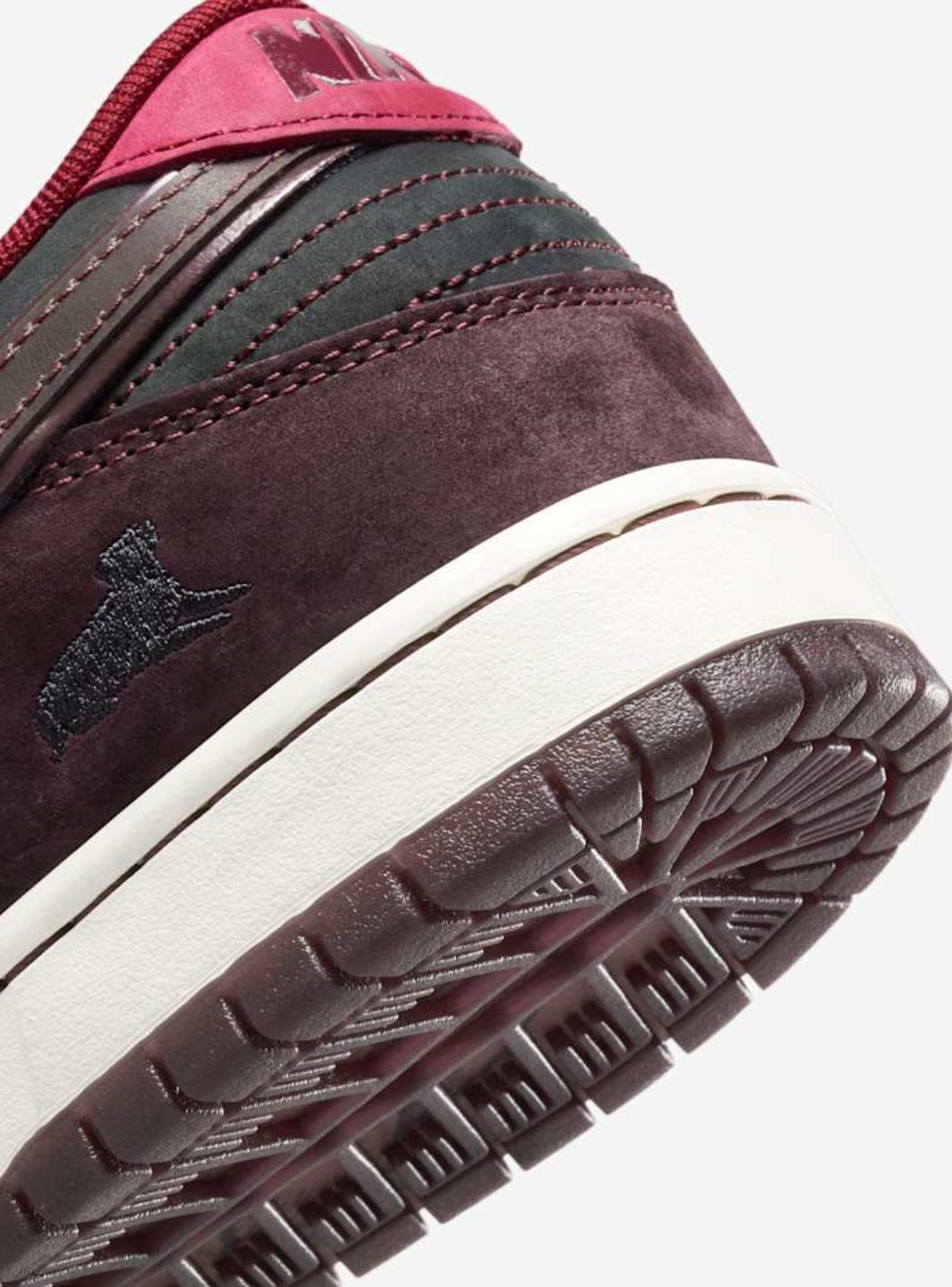 Nike SB Dunk Low Riot Skateshop