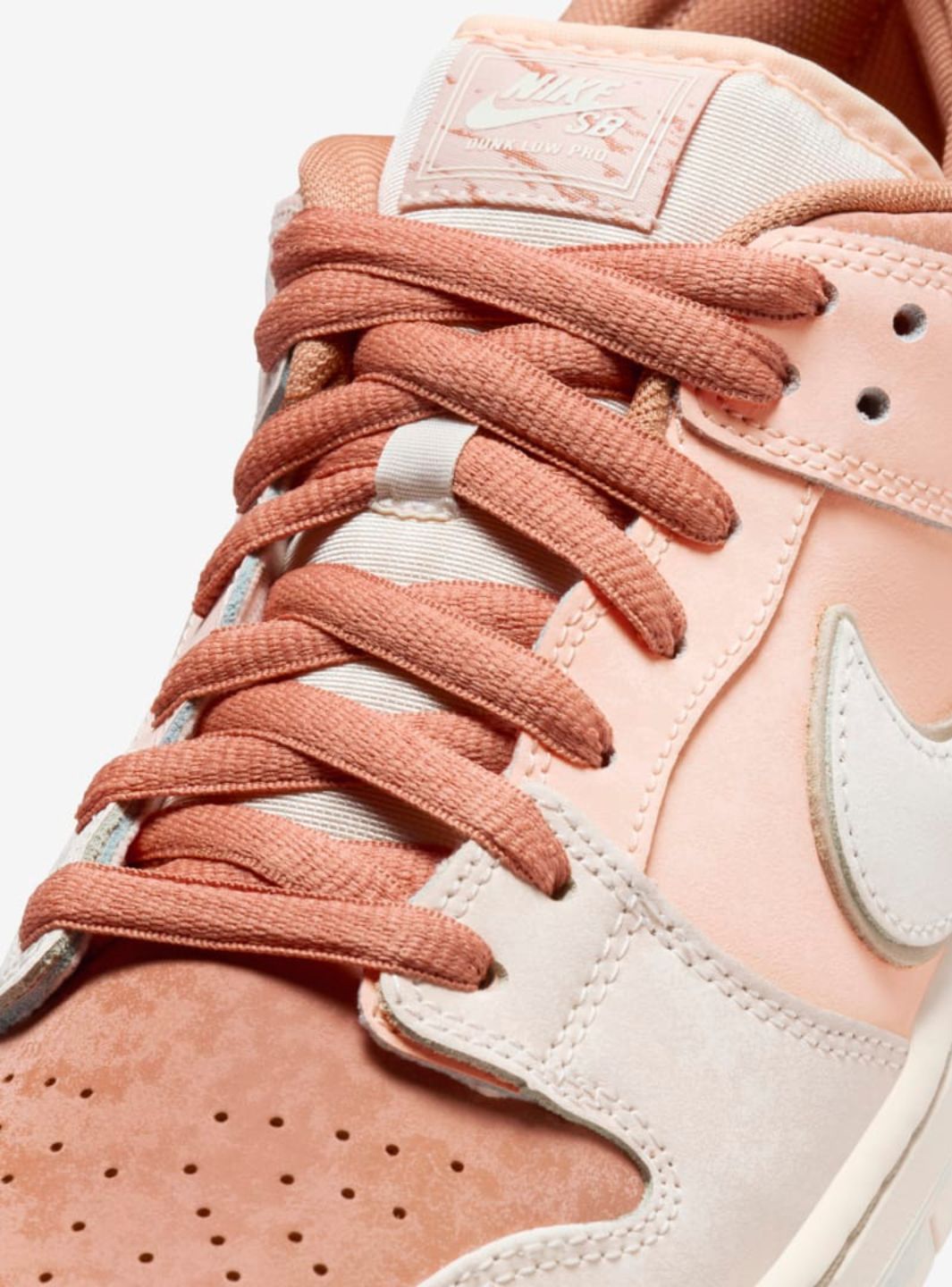 Nike SB Dunk Low Trocadéro Gardens